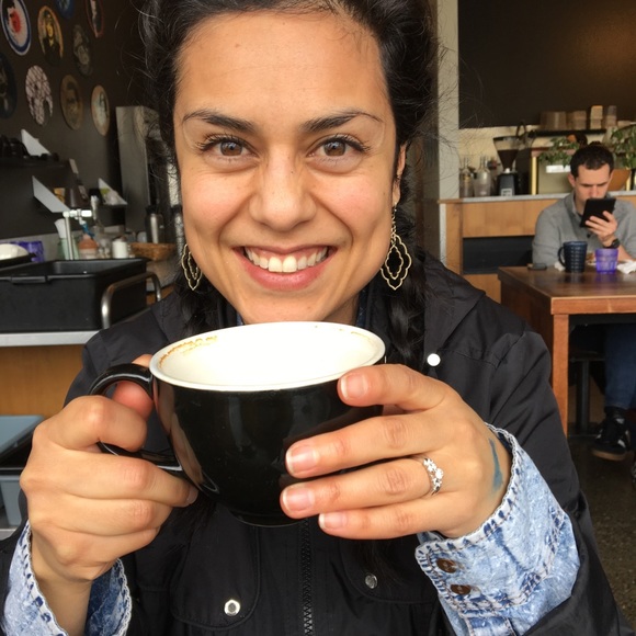 Meet your Posher, Elizabeth. - Picture 2 of 7